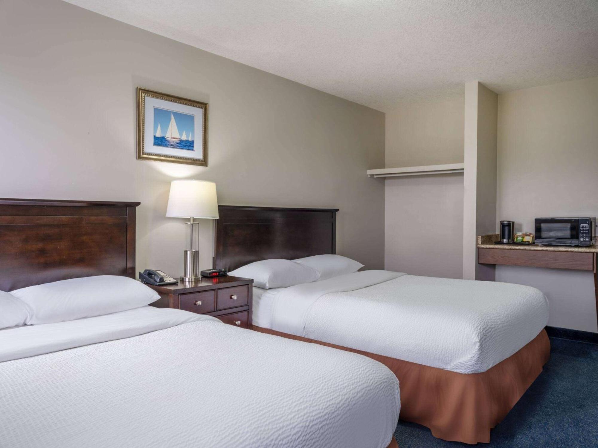 Travelodge By Wyndham Wetaskiwin Esterno foto
