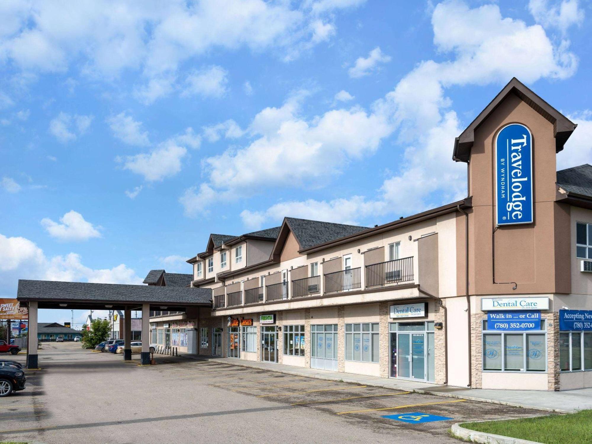 Travelodge By Wyndham Wetaskiwin Esterno foto